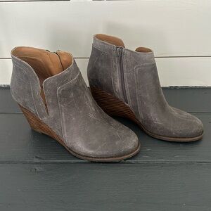 NWOT Lucky Brand Womens Yabba Ankle Wedge Boots Shoes Women's, Size 8.5 M